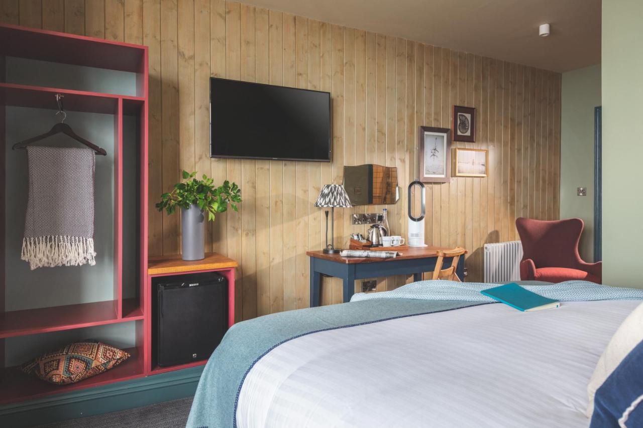 Rock Point Inn ليم ريجيس المظهر الخارجي الصورة