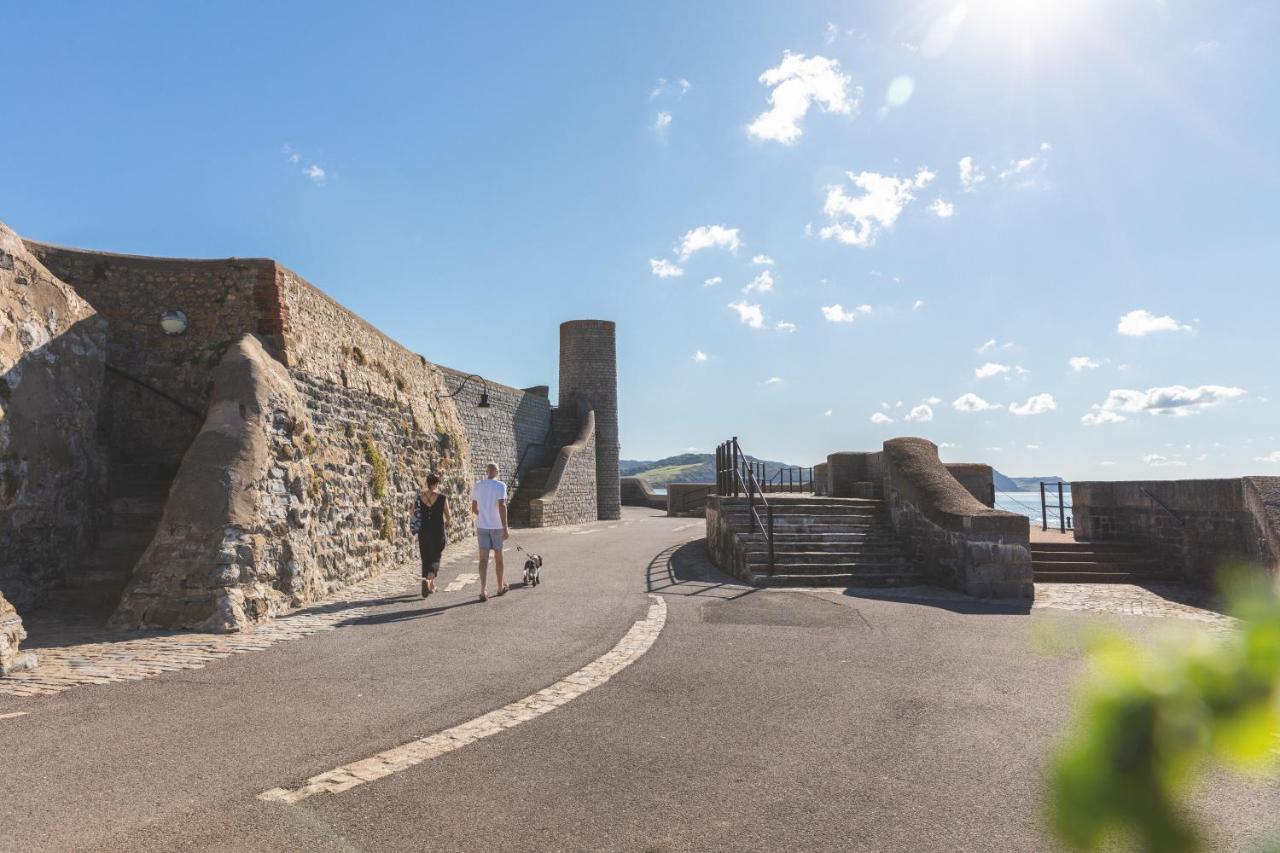 Rock Point Inn ليم ريجيس المظهر الخارجي الصورة